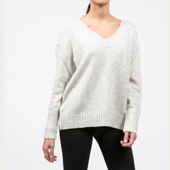 Line the Label (sm - large) v-neck sweater - the willow sweater - Picture 2 of 11